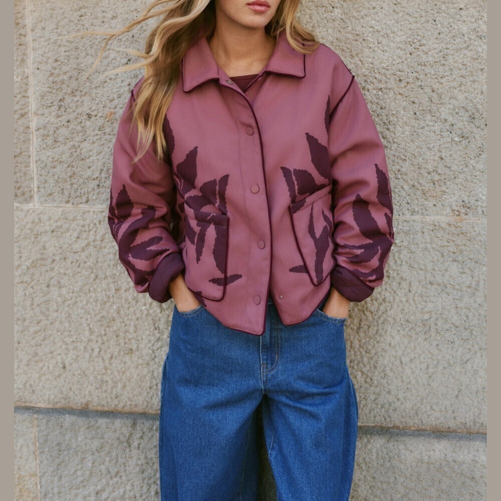 Mauve / Red Pink Abstract Leaf Print Collared Button Front Cropped Jacket